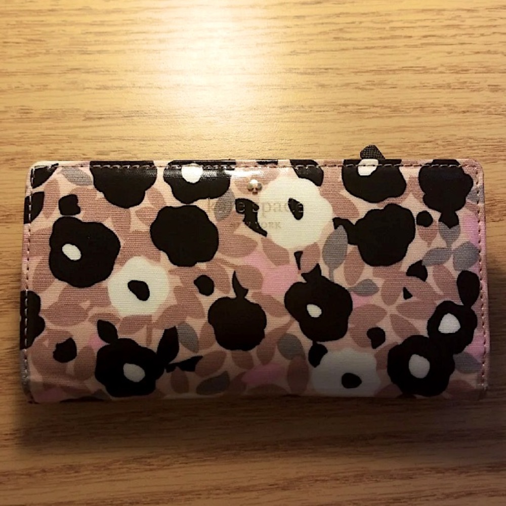 Kate Spade ♠️ Bifold leather wallet